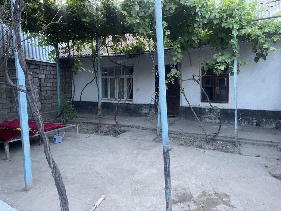 Узок мудатга ижарага ховли без хозайка берилади