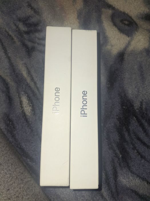 Vând cutii de Iphone
