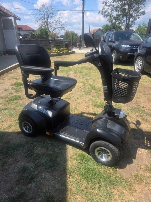 Carucior/Scuter electric pentru vârstnici sau oameni cu dizabilitati