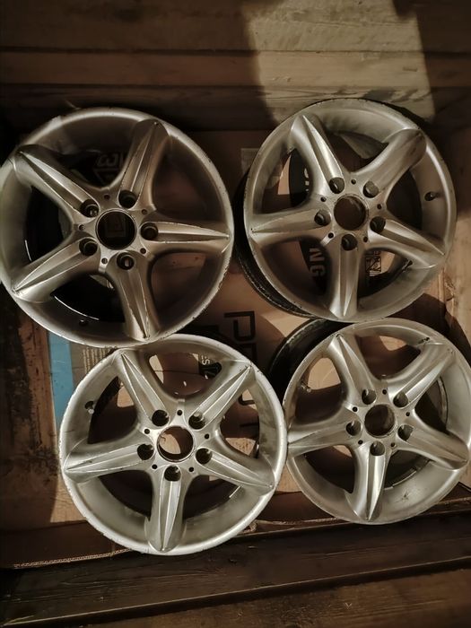 Продам титановые диски на 15