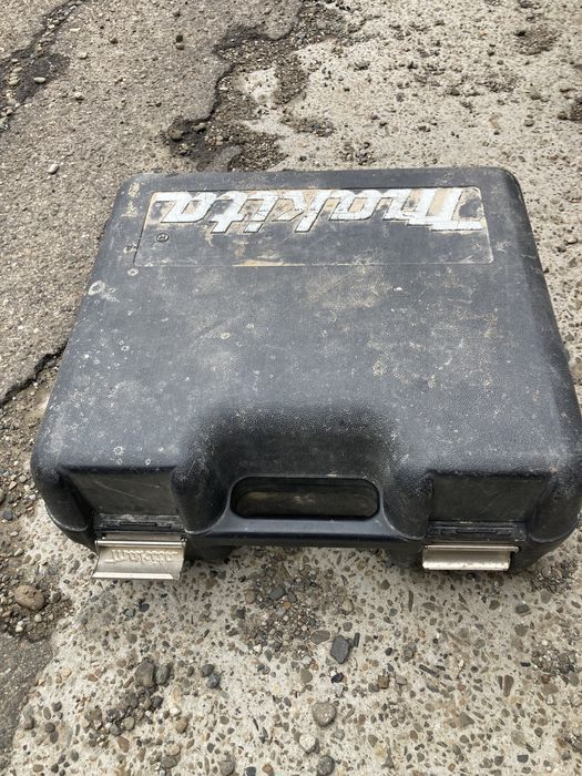 Cutie autofiletanta Makita