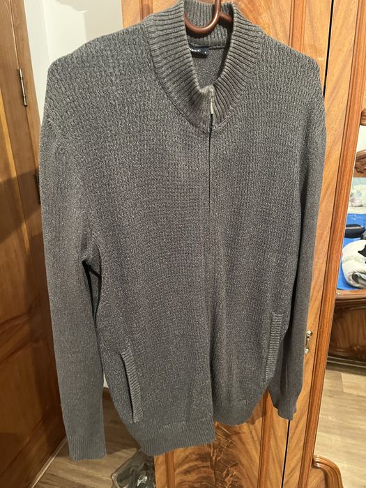 Джемпер с замком