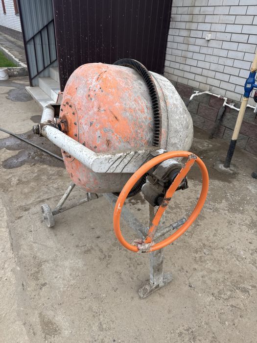 Продам бетономешалку