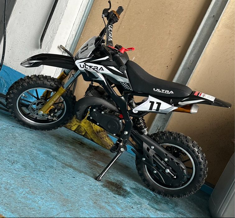 Mini motocros ULTRA 49cc – distracție pură pe două roți!