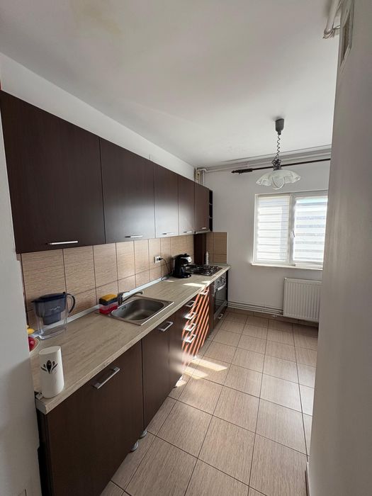 Închiriez apartament cu o cameră, decomandat – Mărăști (zona FSPAC)
