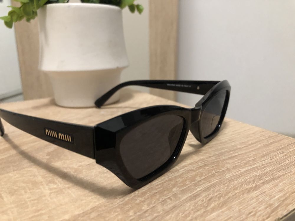 Ochelari de soare miu miu foarte frumosi import italya