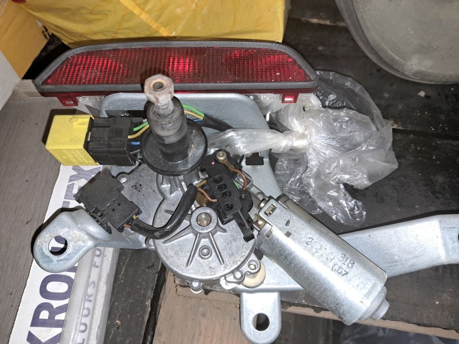 Mercedes w210/s210 комби, комплект стопове и механизъм з. чистачка