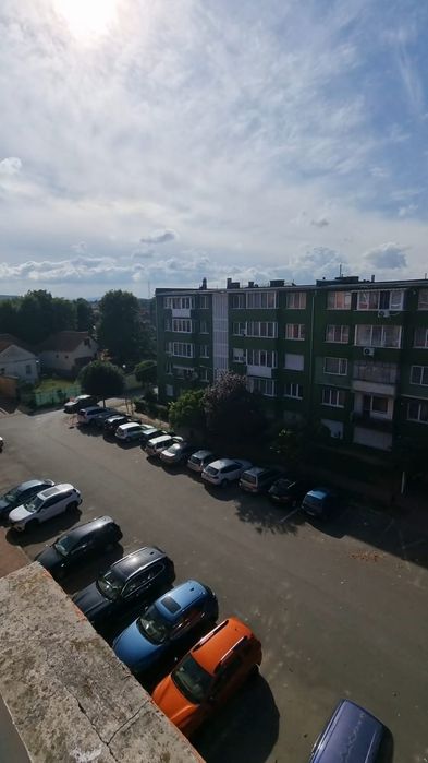 Închiriez apartament cu doua camere în Ineu