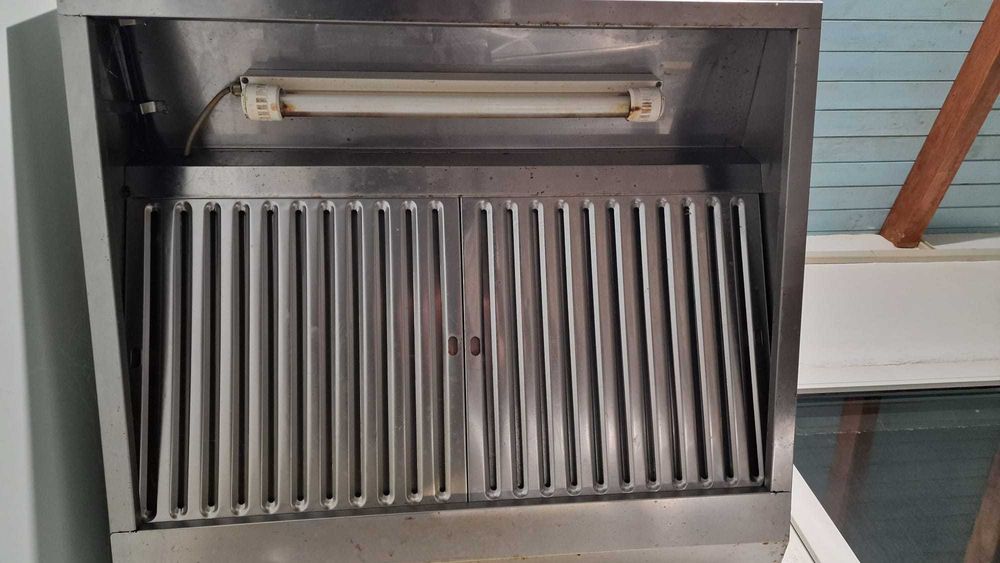 Hota industriala cu motor dispozitiv reglare - Filtre si lampa