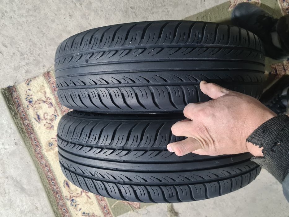 Продам 2 шины с дисками