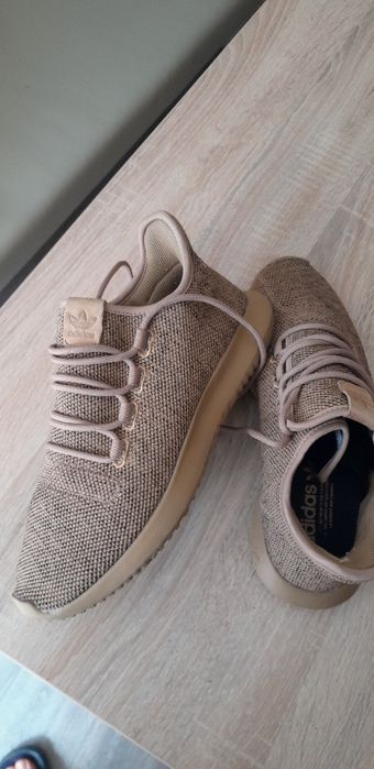Adidasi marca Adidas, nr.42