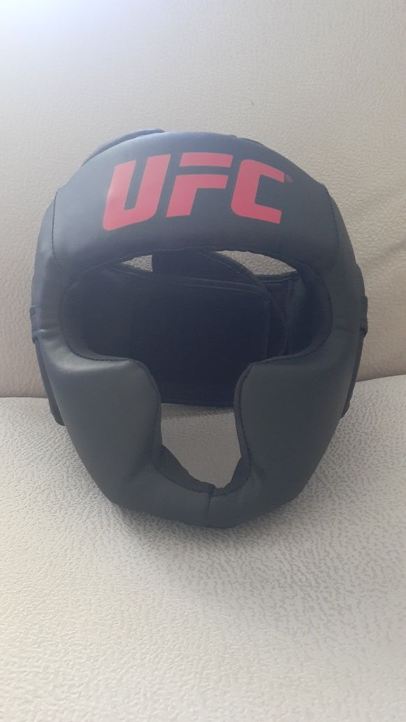 Боксерский шлем с full face защитой