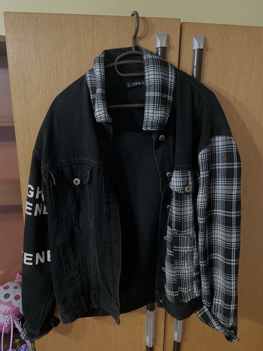 Запазени дамски връхни дрешки