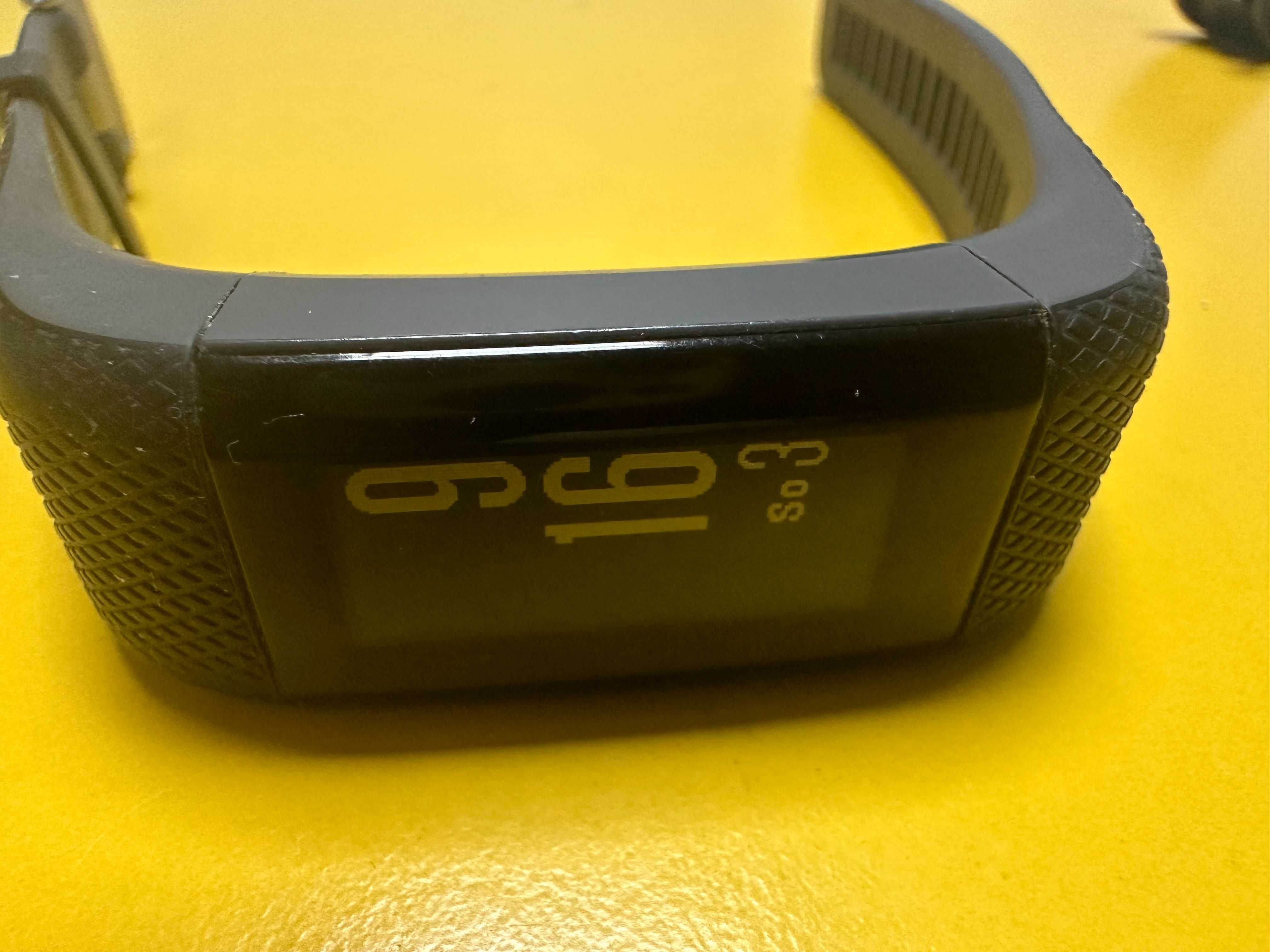 Смарт гривна Garmin Vivosmart HR PLUS