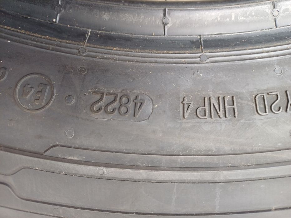 Гуми 225/65/16С  Континентал