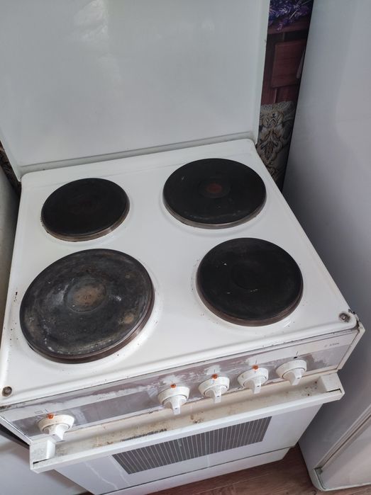 Продам электро плиту недорого