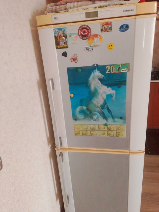 Продам 2-камерный холодильник Samsung