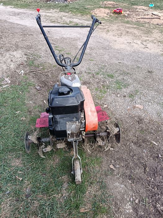 Dau la schimb pe un telefon