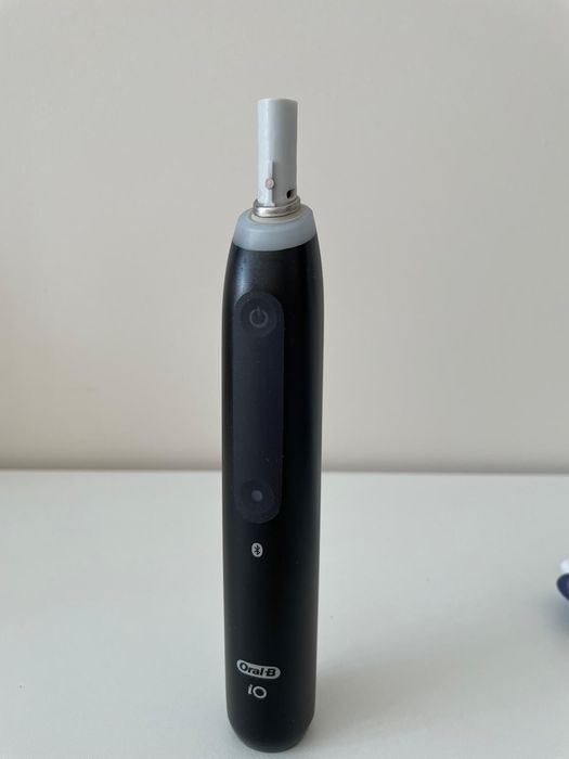 Periuta de dinti electrica Oral-B, IO5, negru