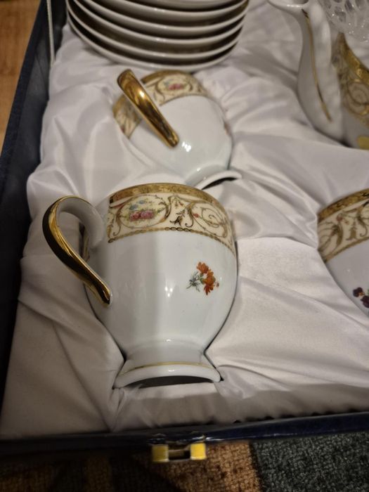 Нов автентичен порцеланов сервиз