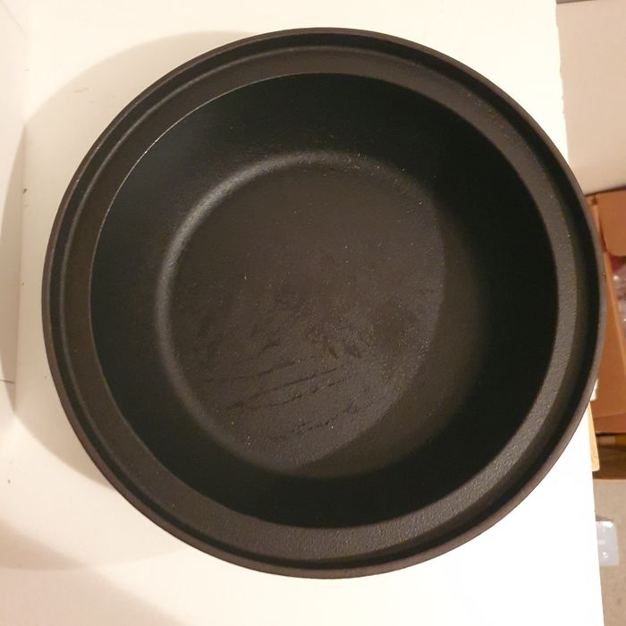 Vas tajine marocan, oala din fonta, capac conic din ceramica