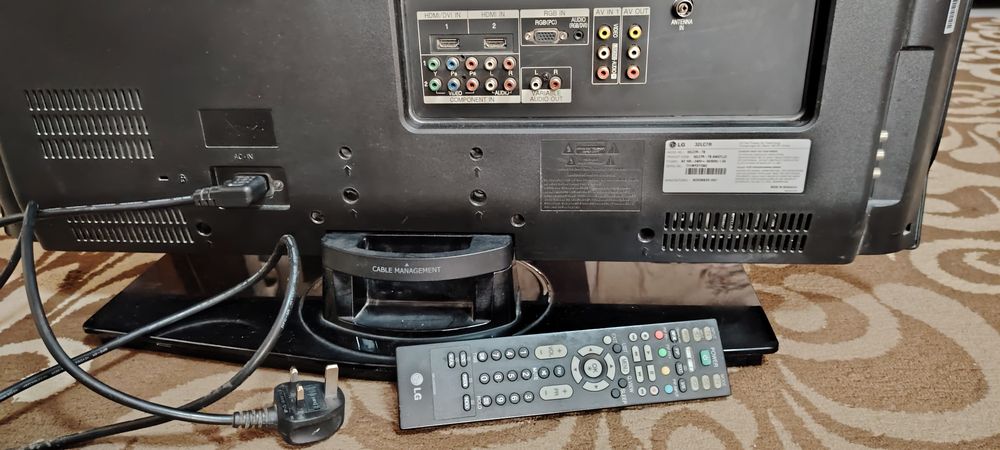 LG 32 tali Lcd sifatli va original televizor Sotiladi