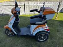 Permobil cu lada de depozitare