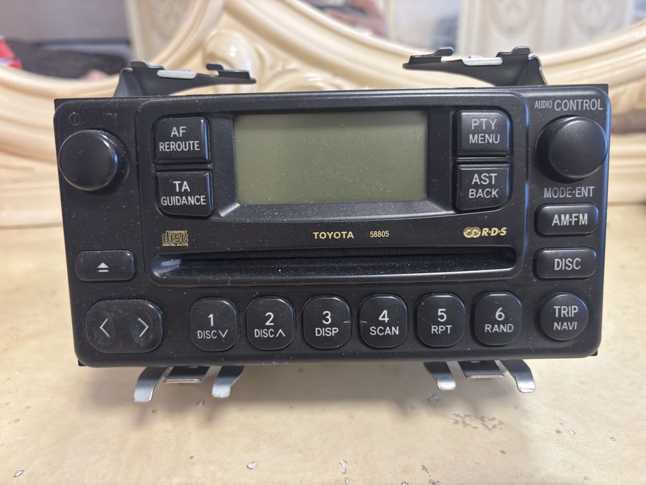 Штатный магнитола Тойота Камри 30 европеец