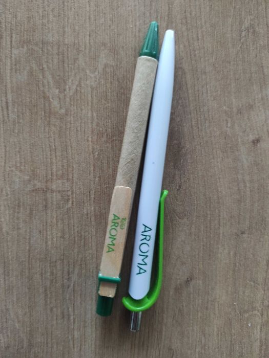 Раница с лого Арома и подаръци - две брандирани химикалки