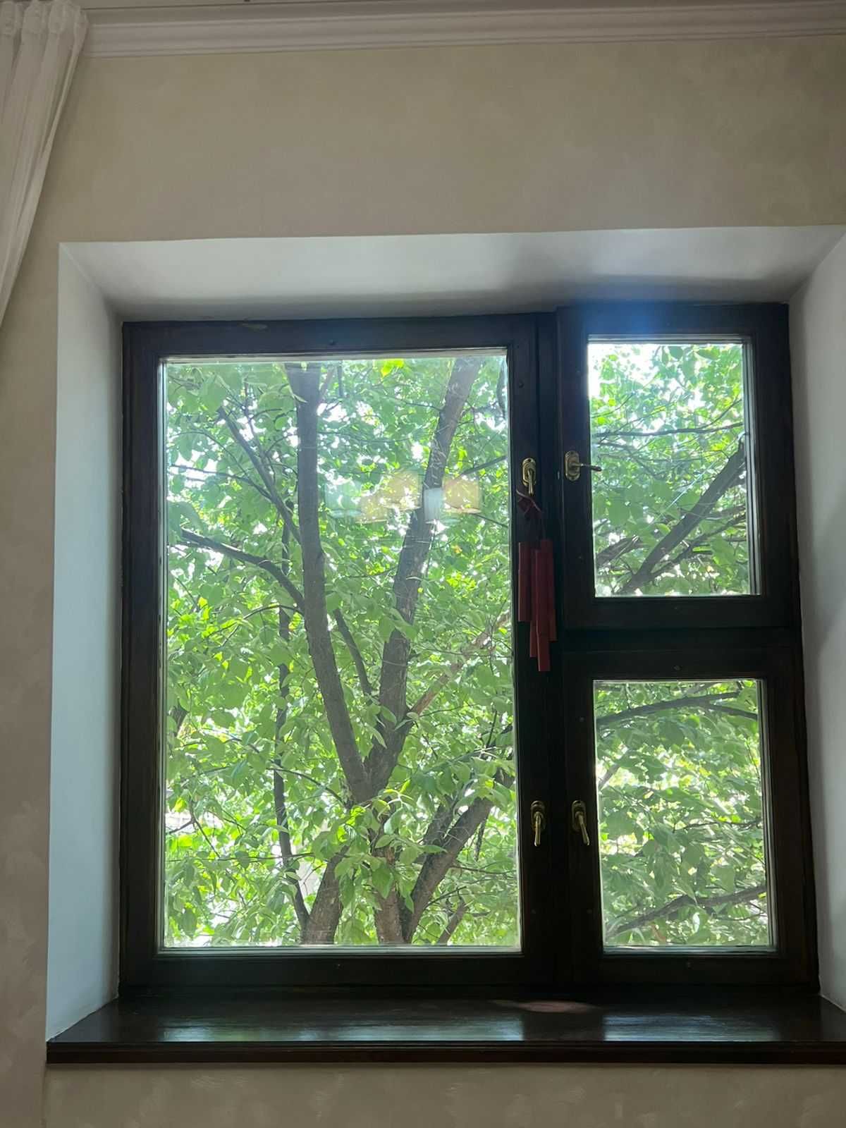 Окна деревянные с подоконником