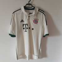 Tricou fotbal Bayern Munich,home kit, alb, impecabil