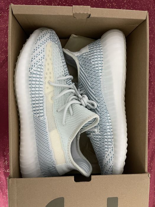 YEEZY 350 V2 Cloud White