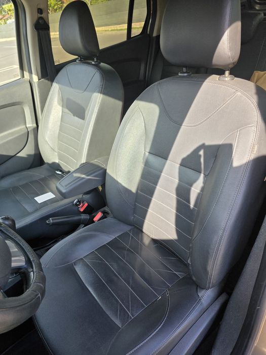 Vând Dacia logan mcv