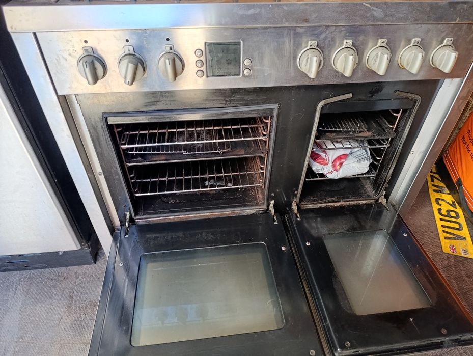 Професионална готварска печка – 2 фурни + 5 газови котлона! 

Мощ