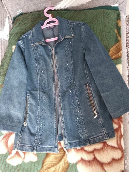 Продам джинсовую куртку
