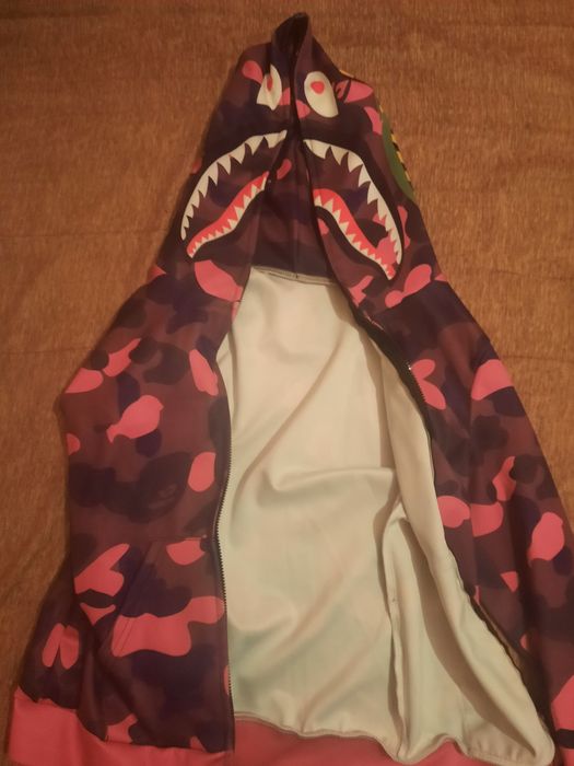 Vând hanorac bape