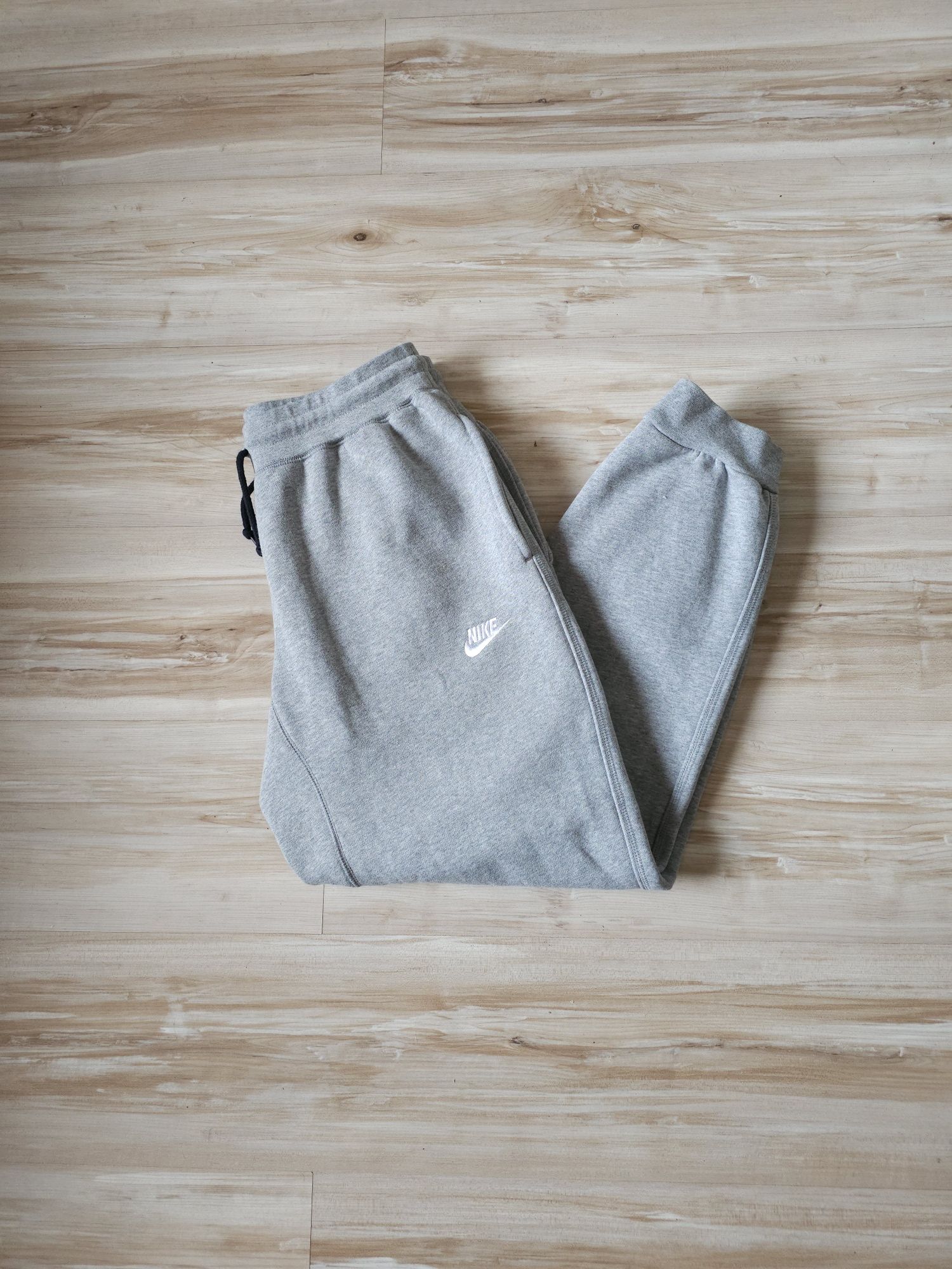 Оригинално мъжко долнище Nike Cuffed Fleece Sweatpants