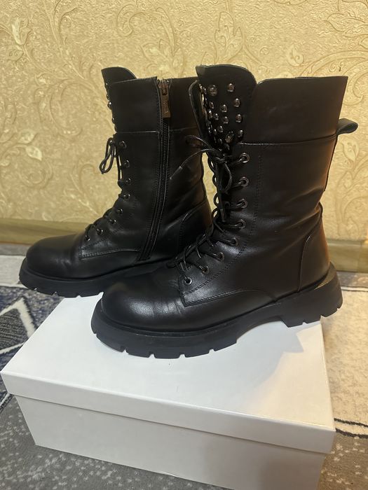 Продам ботинки