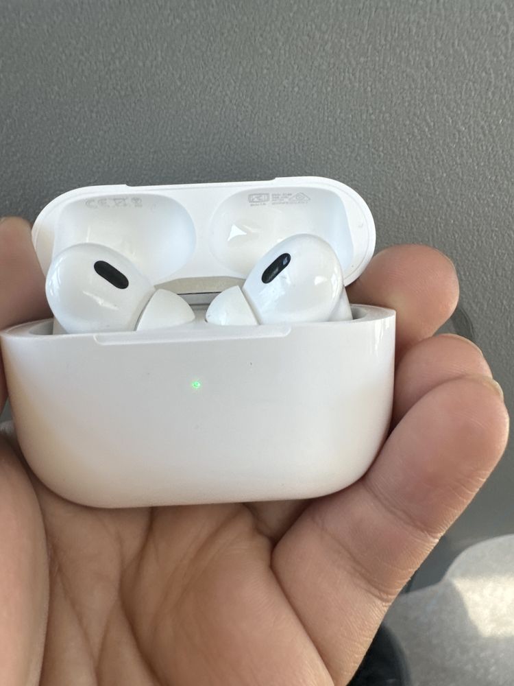 AirPodsPro 2 и с экроном