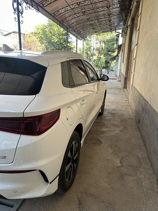 Byd e2 luxury 405 км