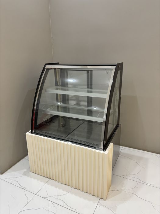Кондитерский витренный холодильник