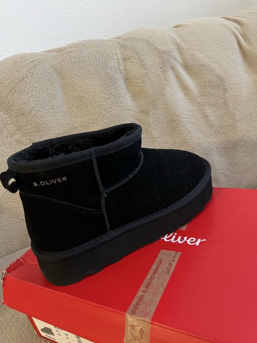 UGG piele nr 40 sunt noi.