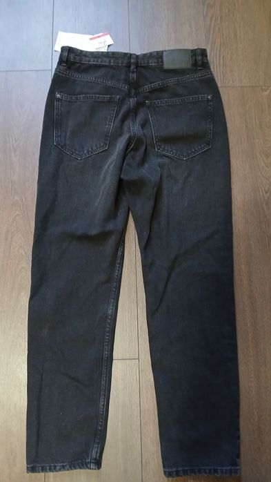 Vând blugi mom fit Sinsay