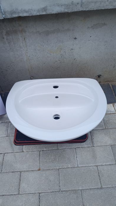 Керамична мивка с овална форма - чисто нова