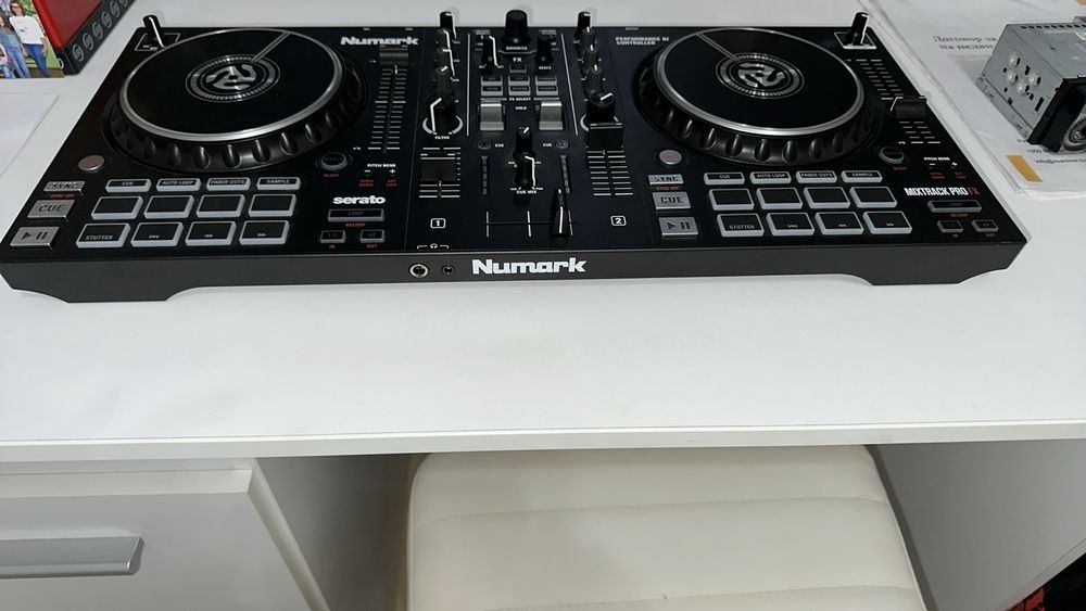 NUMARK MIXTRACK pro fx DJ контролер