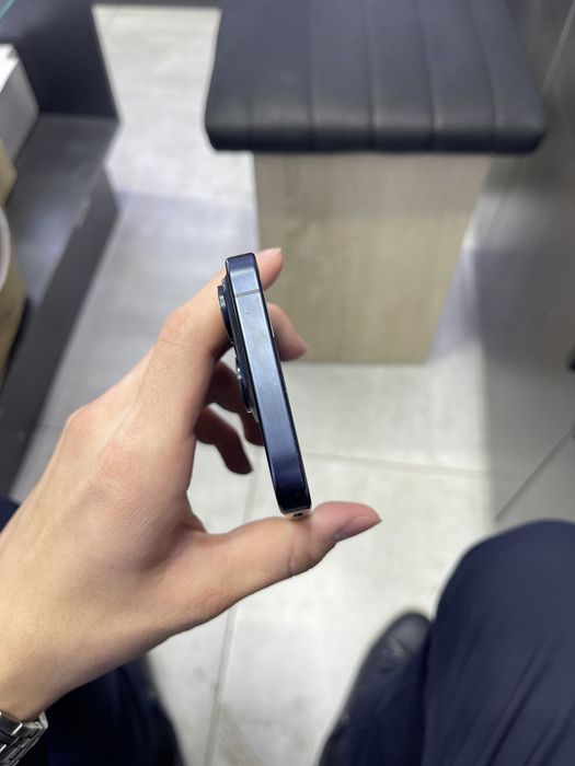 iPhone 15 pro 128 / 89%