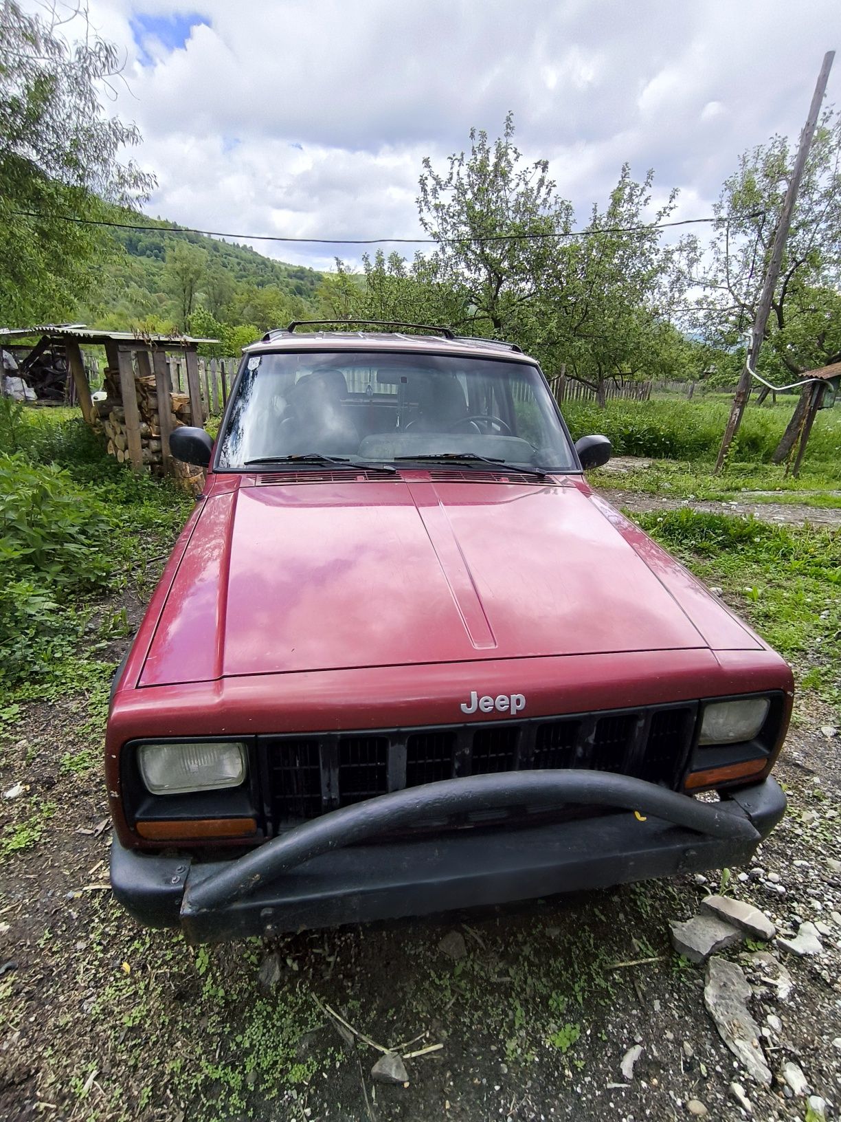 Vand sau desmembrez Jeep Cherokee Xj 1998