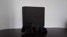 PS4 aproape nou + bonus! Preț negociabil