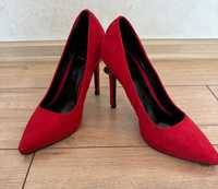 Обувки на ток; червени 37