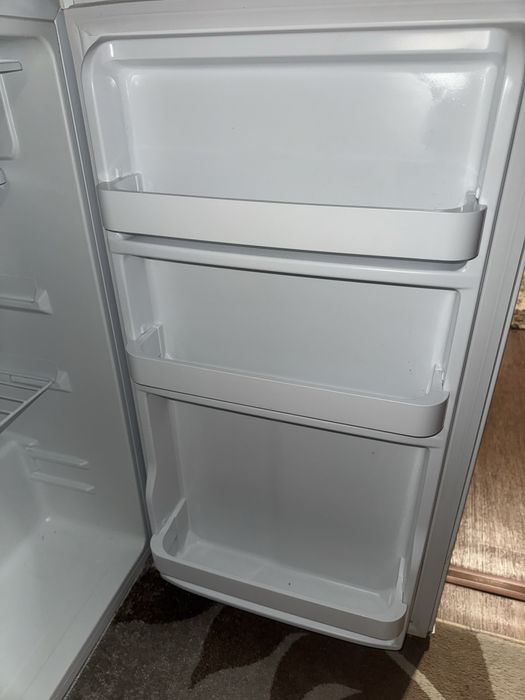 Холодильник Elenberg